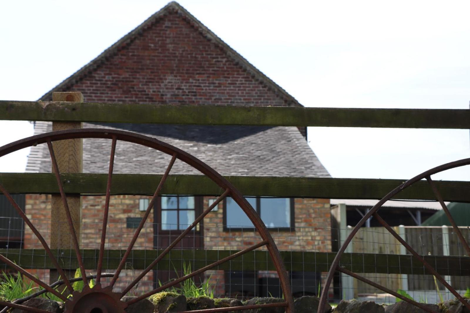 Malthouse Farm Cottage Studio Dilhorne Bagian luar foto