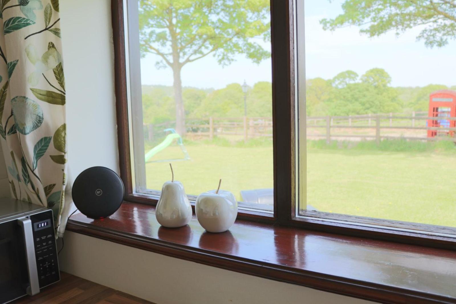 Malthouse Farm Cottage Studio Dilhorne Bagian luar foto