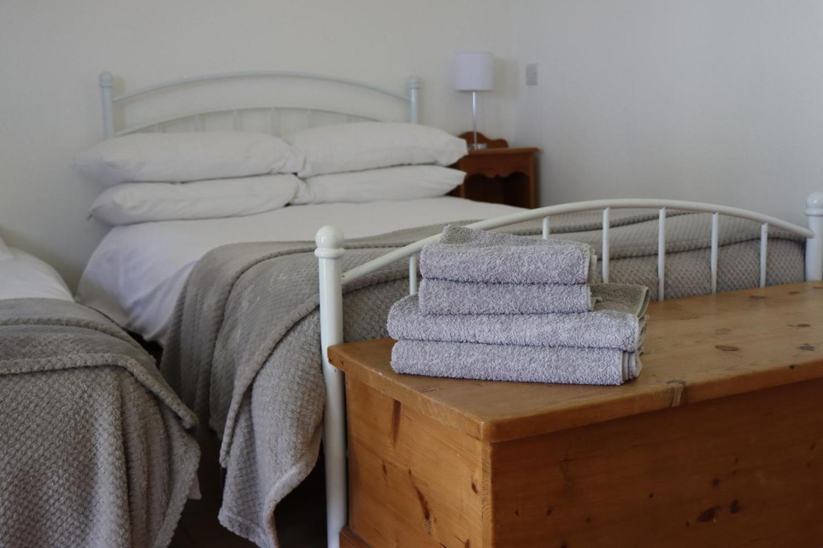 Malthouse Farm Cottage Studio Dilhorne Bagian luar foto