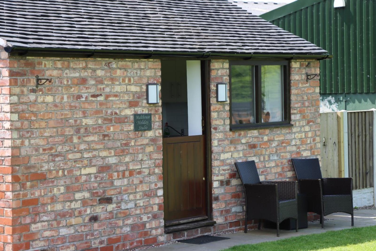 Malthouse Farm Cottage Studio Dilhorne Bagian luar foto