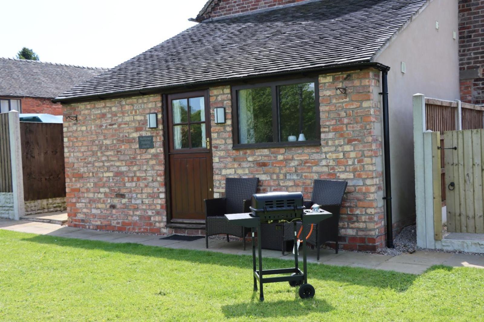 Malthouse Farm Cottage Studio Dilhorne Bagian luar foto